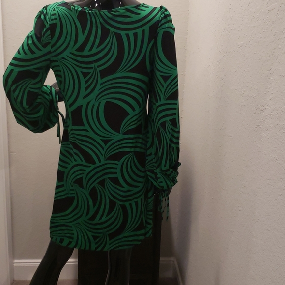 Dress - Picture 2 of 2